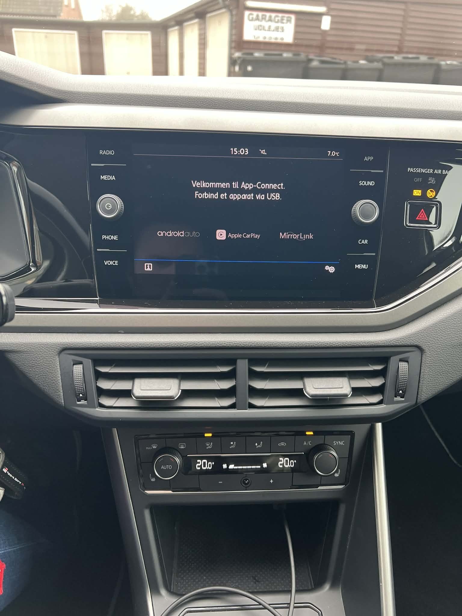 Grå VW Polo fra 2020