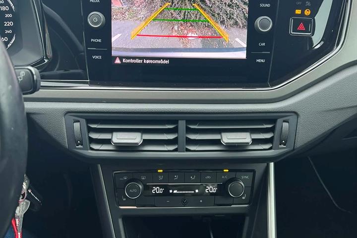 Grå VW Polo fra 2020