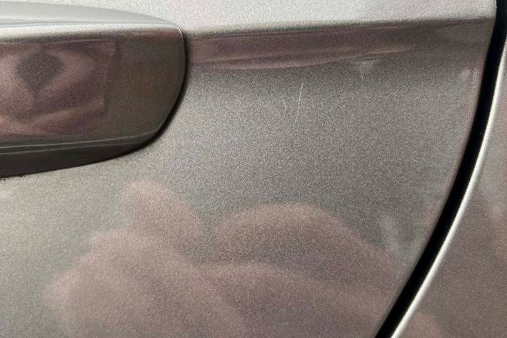 Grå VW Polo fra 2020