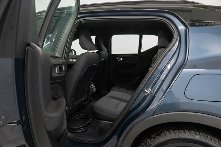 Grå Volvo XC40 fra 2021