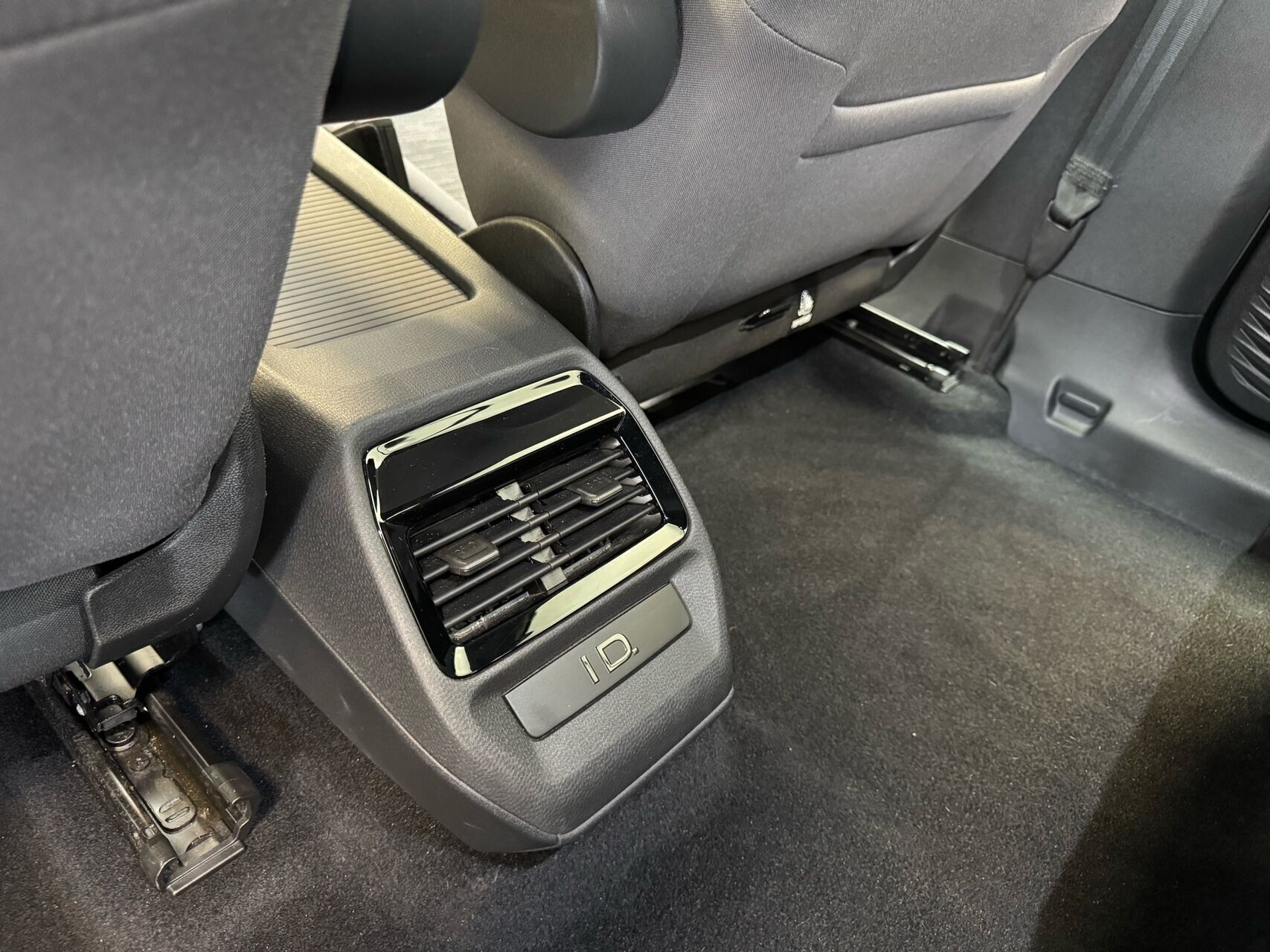 Grå VW ID.4 fra 2023