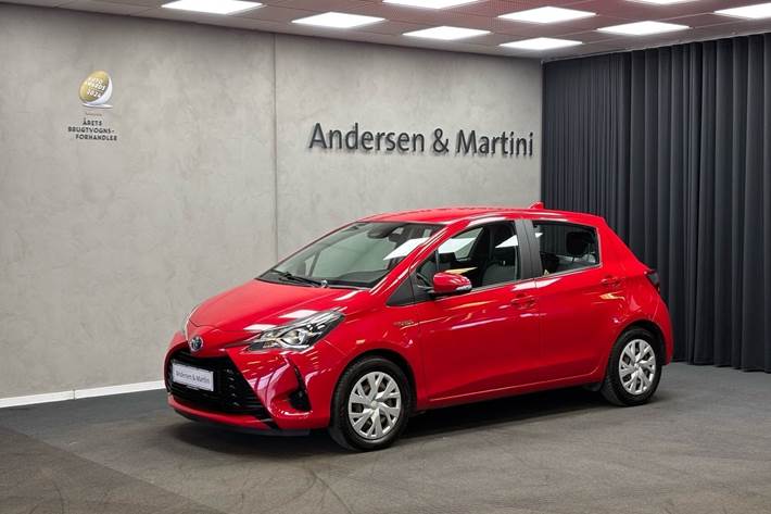 Rød Toyota Yaris fra 2019