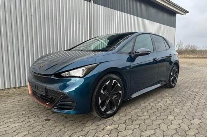Blå Cupra Born fra 2023