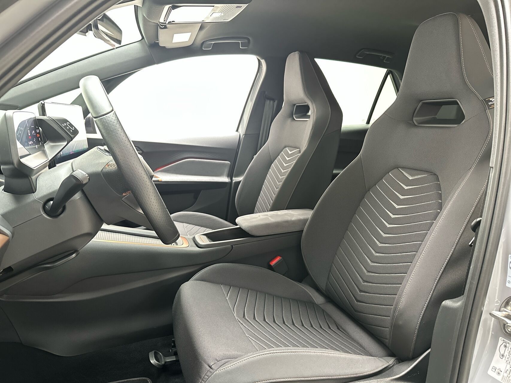 Grå Cupra Born fra 2023