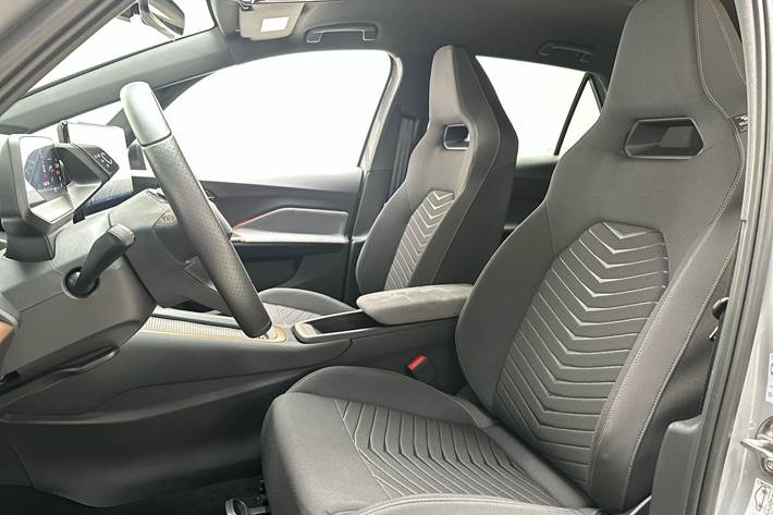 Grå Cupra Born fra 2023