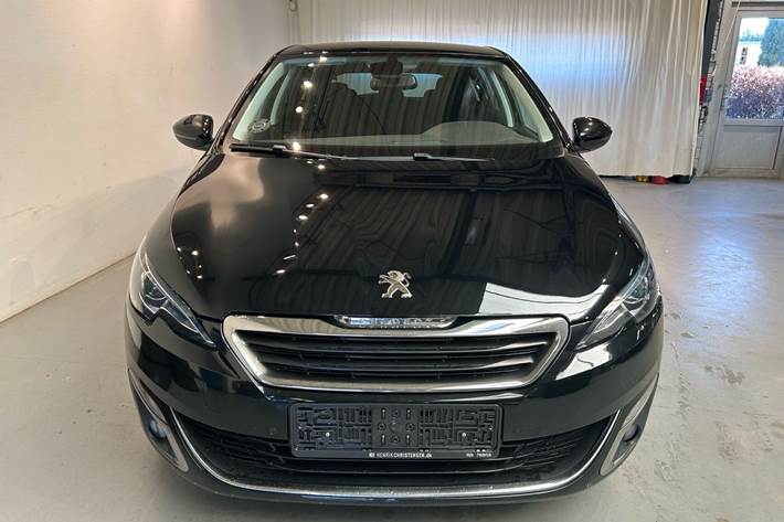 Sort Peugeot 308 fra 2017