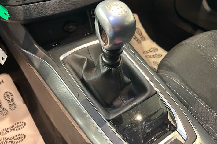 Sort Peugeot 308 fra 2017