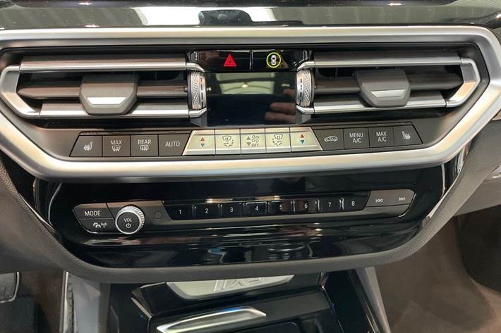 Sort BMW iX3 fra 2023