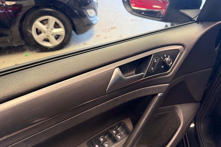 Sort VW Golf VII fra 2018