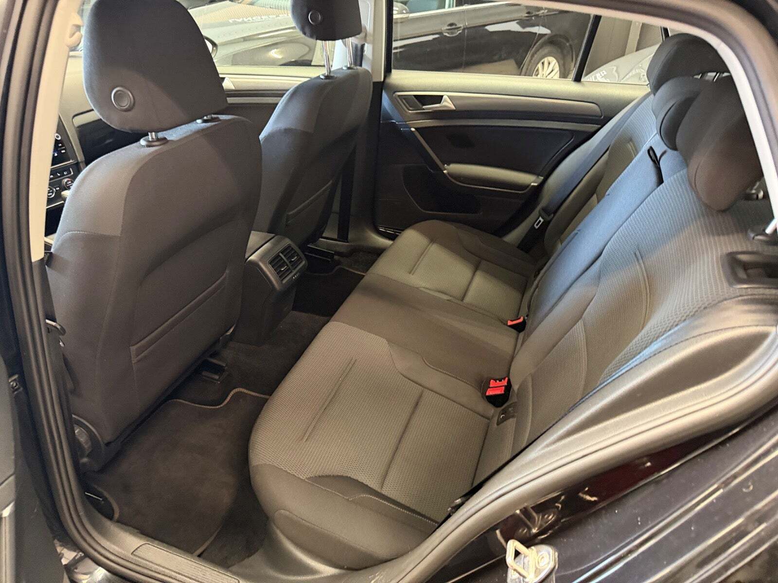 Sort VW Golf VII fra 2018