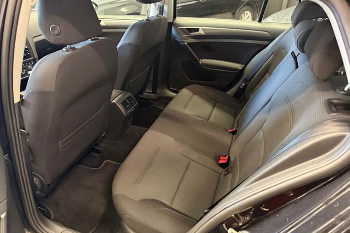 Sort VW Golf VII fra 2018