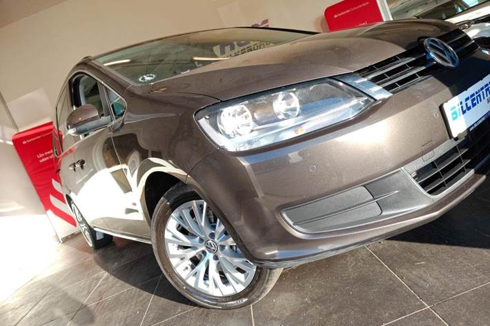 Brun VW Sharan fra 2018