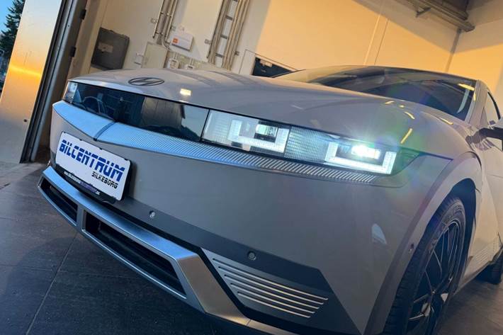 Grå Hyundai Ioniq 5 fra 2021