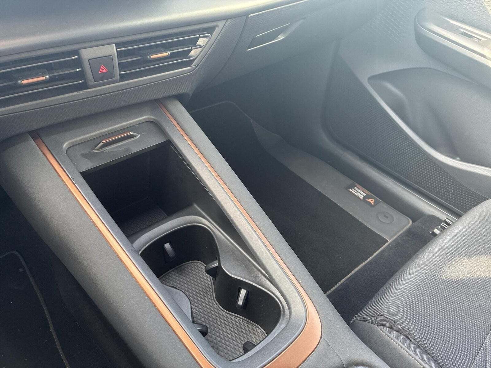 Grå Cupra Born fra 2022