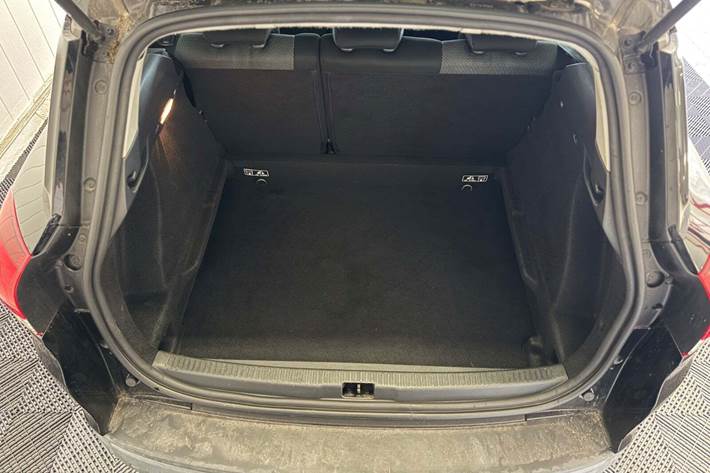 Sort Renault Clio IV fra 2017