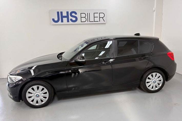 Sort BMW 118d fra 2017