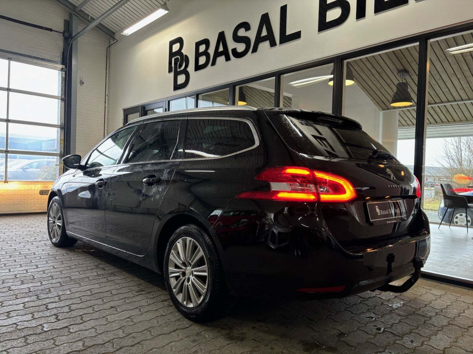 Peugeot 308 1,6 BlueHDi 120 Allure Sky SW