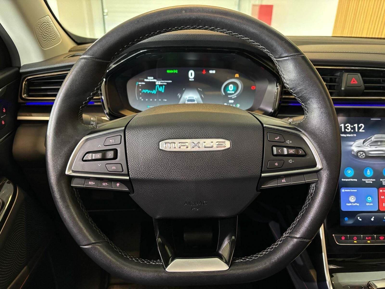 Sort Maxus Euniq6 fra 2022