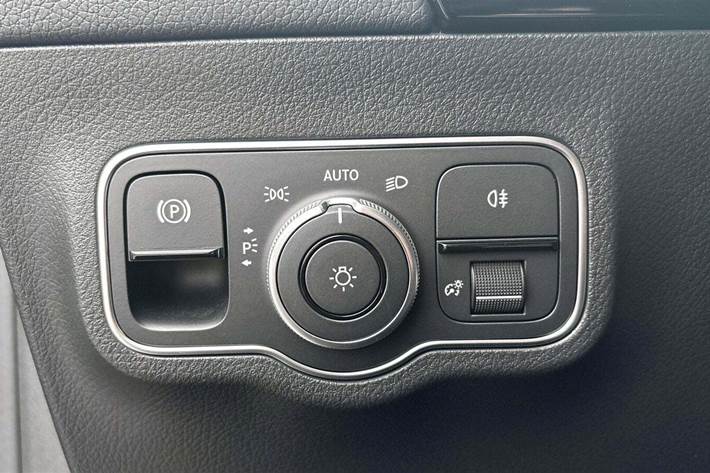 Sort Mercedes EQA250 fra 2022