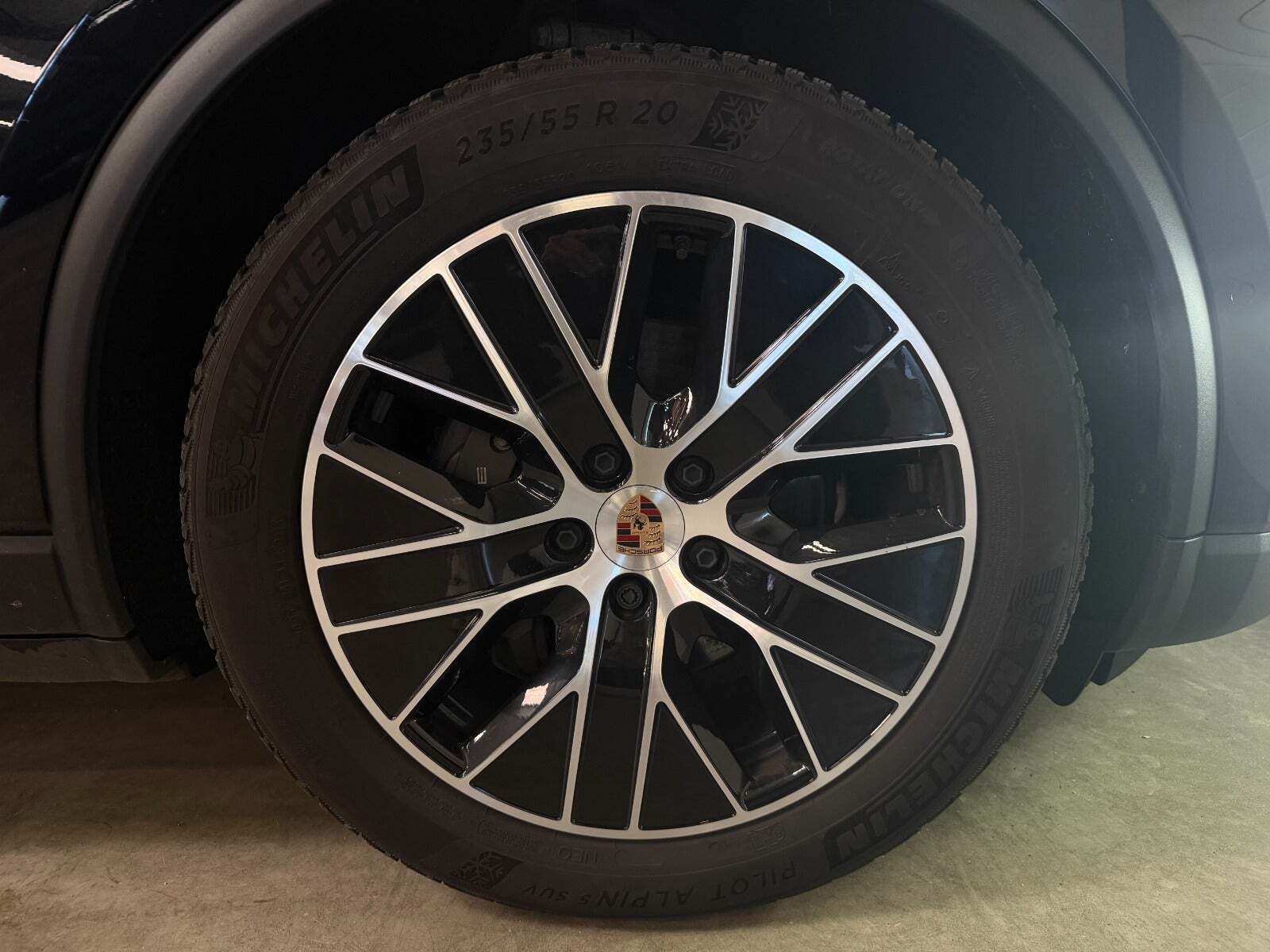 Sort Porsche Macan fra 2025