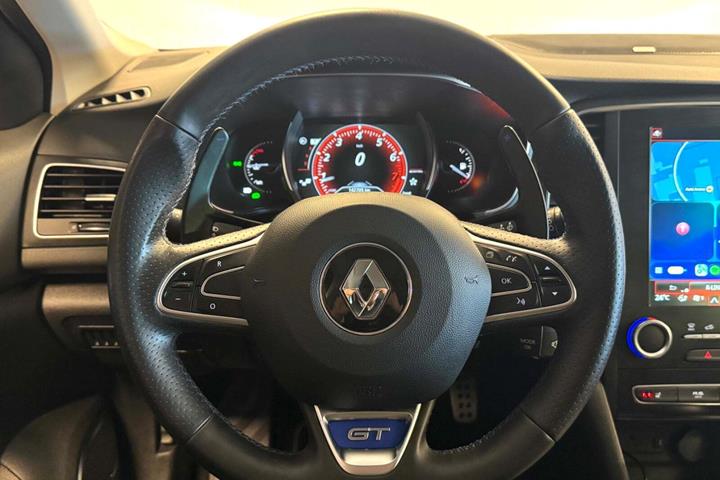 Blå Renault Megane IV fra 2016