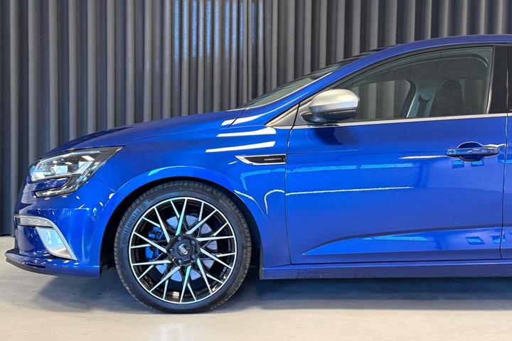 Blå Renault Megane IV fra 2016