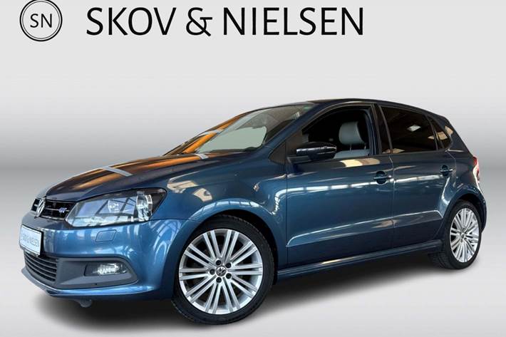 Blå VW Polo fra 2014