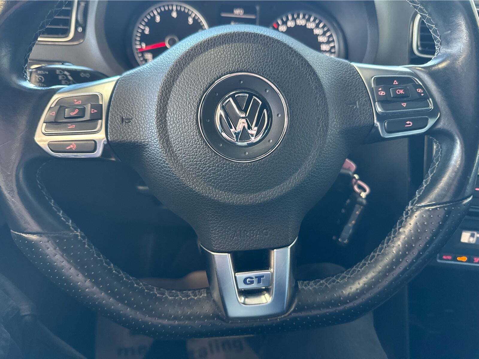 Blå VW Polo fra 2014