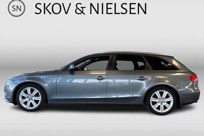 Grå Audi A4 fra 2012