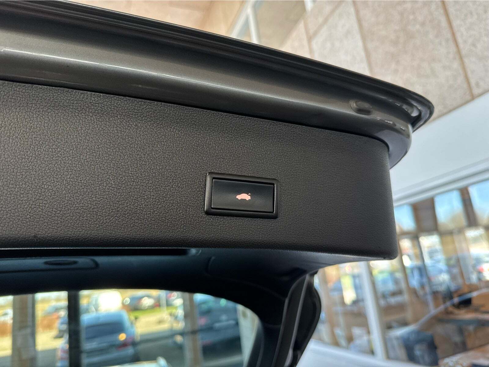 Grå Audi A4 fra 2012