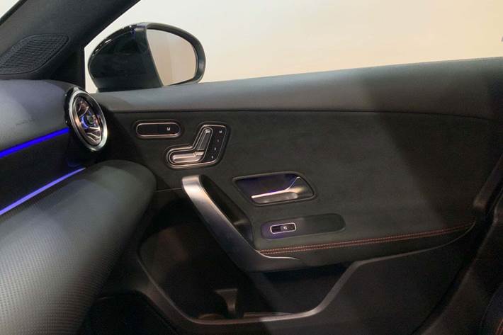 Hvid Mercedes A250 e fra 2021