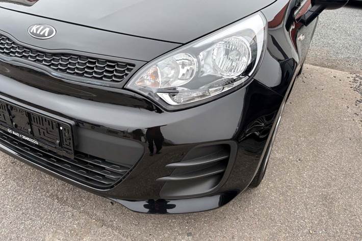 Sort Kia Rio fra 2016