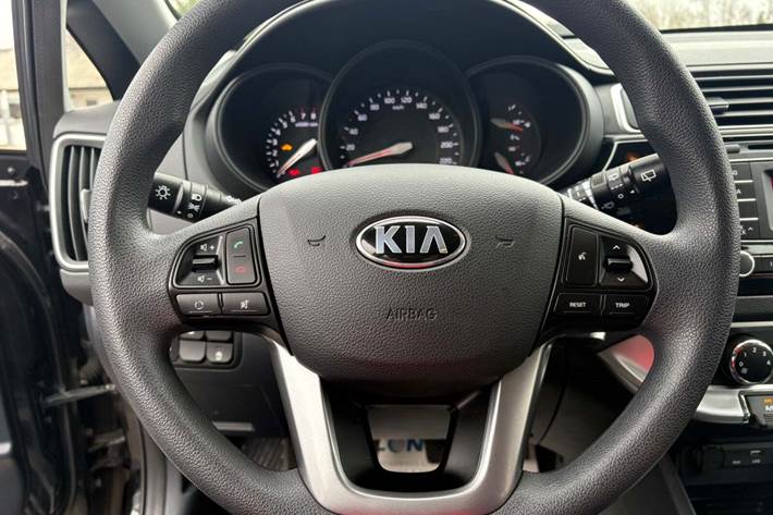 Sort Kia Rio fra 2016