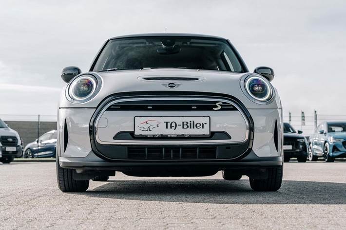 Hvid Mini Cooper SE fra 2022