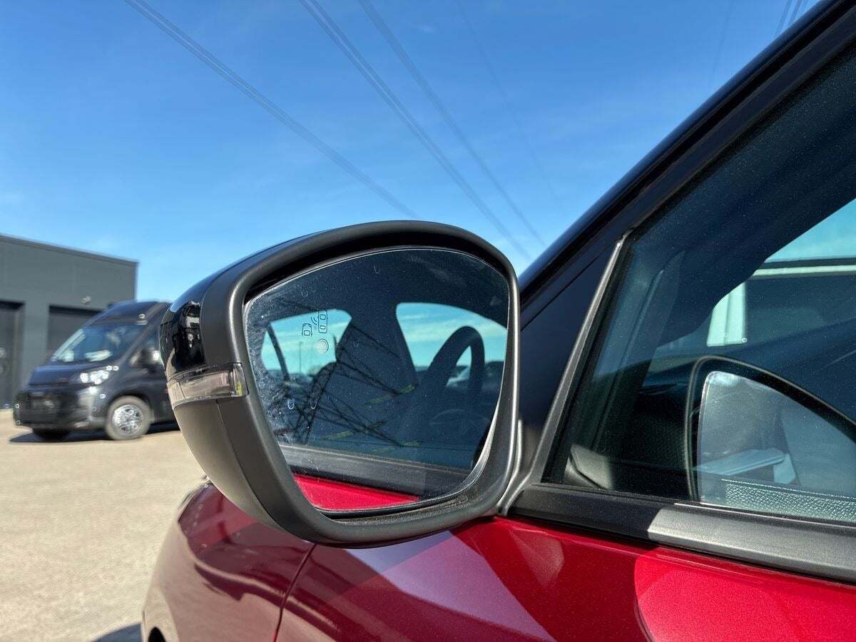 Rød Opel Corsa-e fra 2024