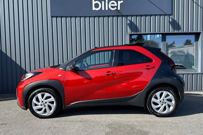 Rød Toyota Aygo X fra 2022