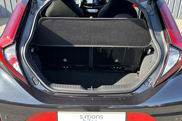 Rød Toyota Aygo X fra 2022