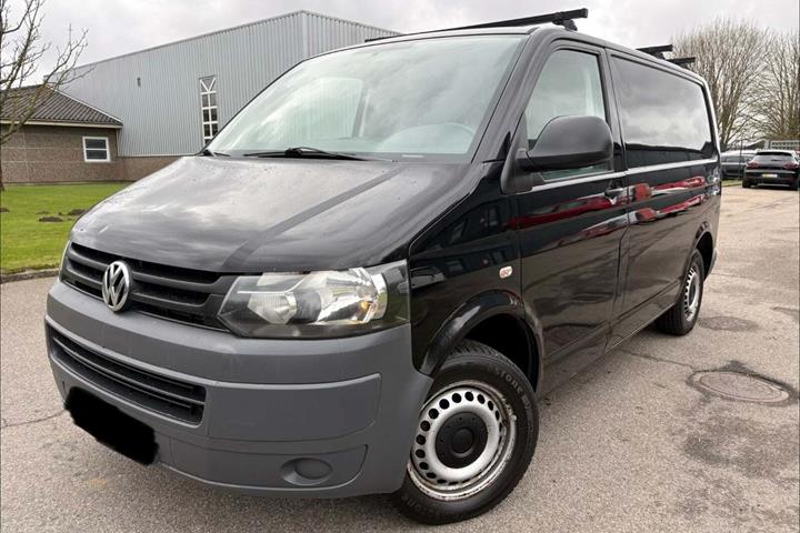 Sort VW Transporter fra 2012