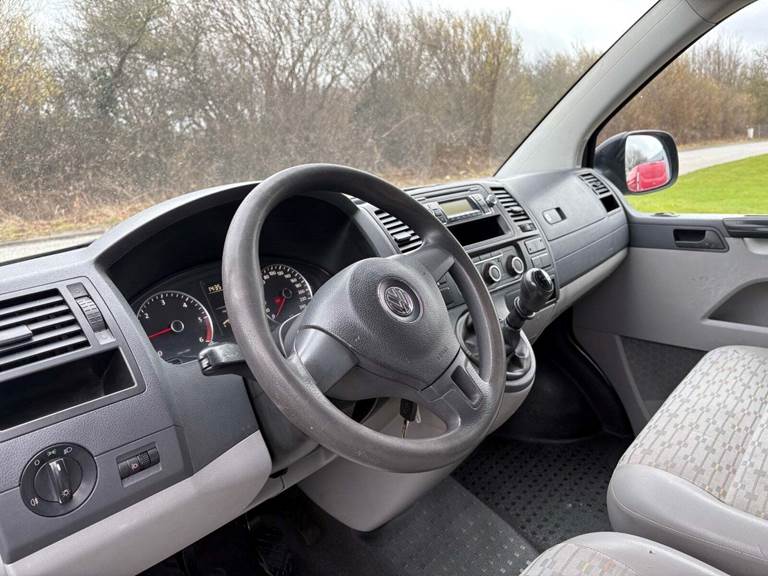 VW Transporter 2,0 TDi 140 Kassevogn kort