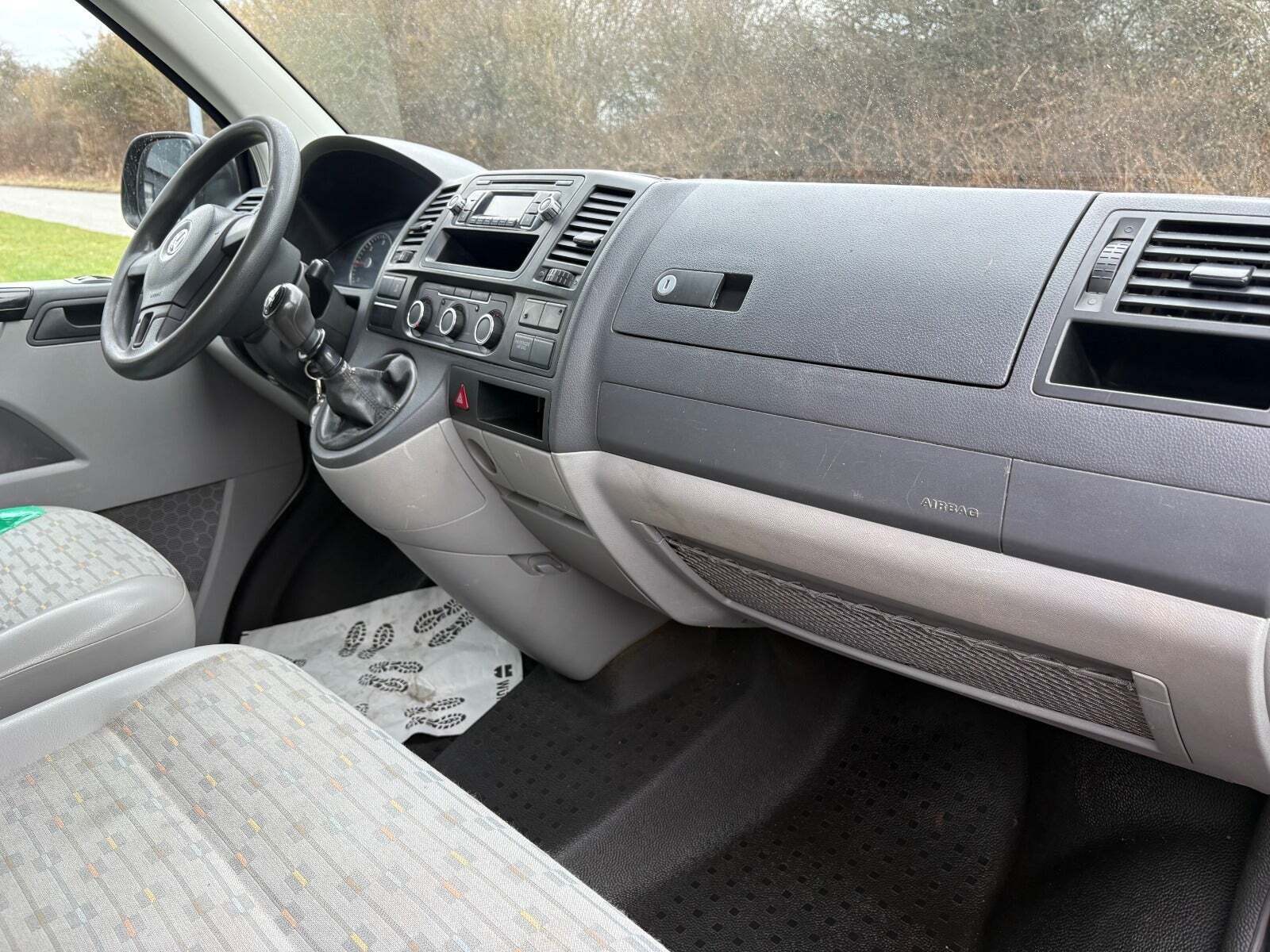 Sort VW Transporter fra 2012
