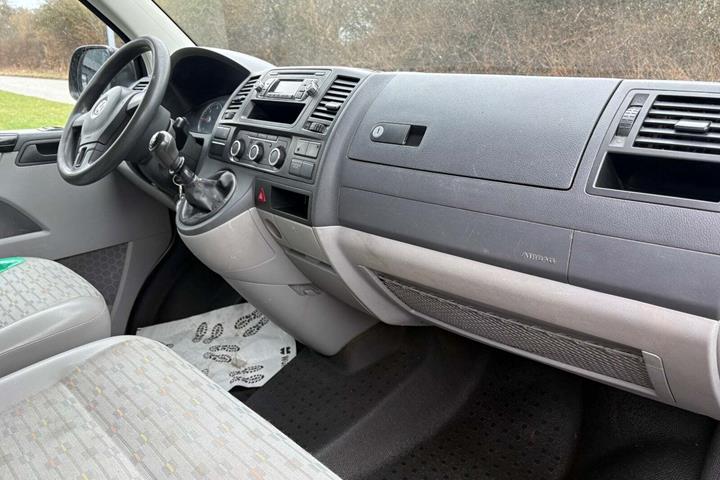 Sort VW Transporter fra 2012