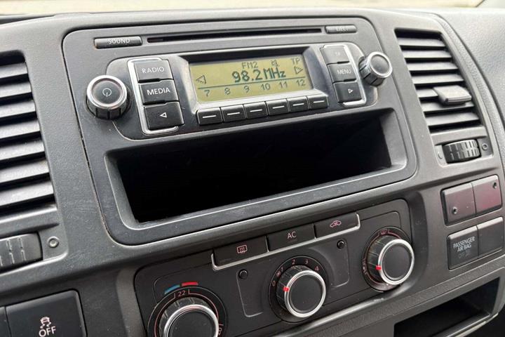 Sort VW Transporter fra 2012