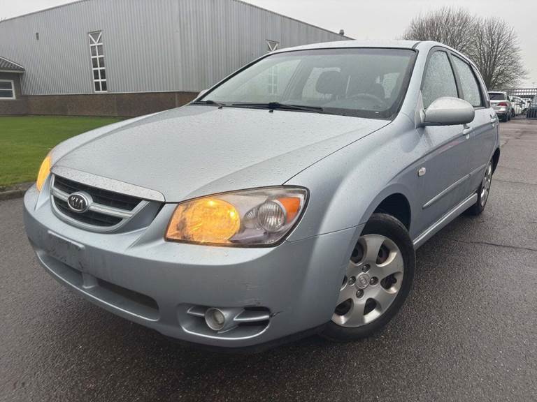 Kia Cerato 1,6 LX aut.