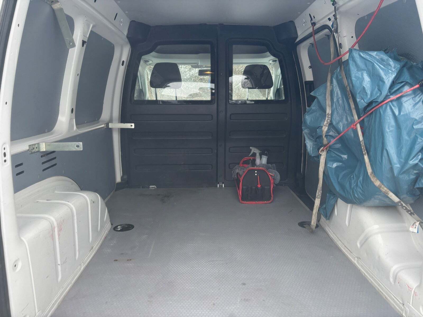 Hvid VW Caddy fra 2017