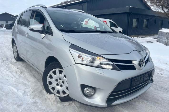 undefined Toyota Sportsvan fra 2015