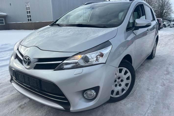 undefined Toyota Sportsvan fra 2015