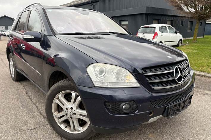Gul Mercedes ML320 fra 2007
