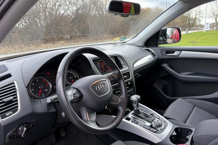 Sort Audi Q5 fra 2014