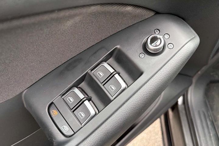 Sort Audi Q5 fra 2014