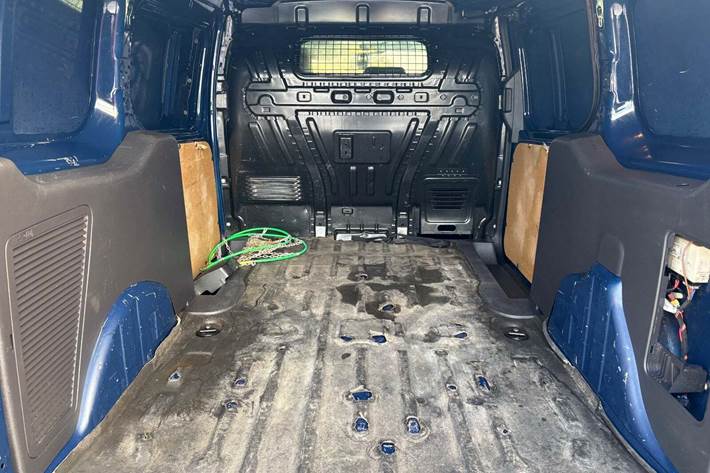 Gul Ford Transit Connect fra 2018